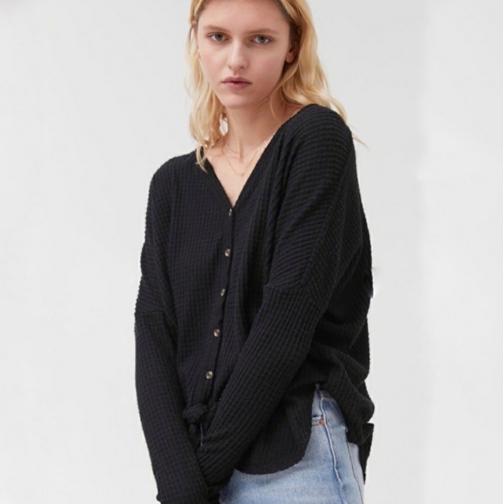 Urban Outfitters Black Jojo Button Up Thermal L